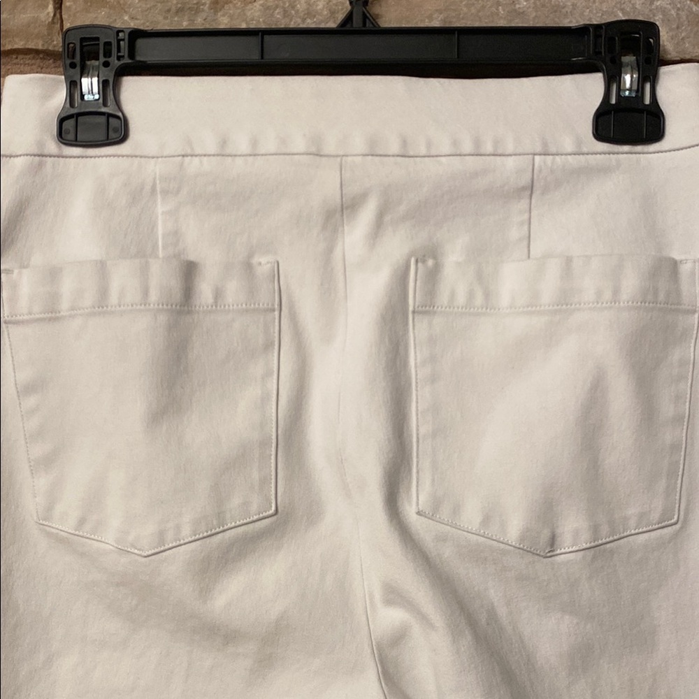 Spanx women’s white pants Size M - Picture 5 of 10